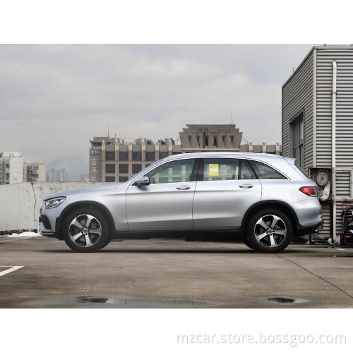 Mercedesbenz GLB 2023 GLB 200 Sporty SUV -brandstof Auto Grote ruimte Interieur Luxe 163 pk 1.3t op voorraad